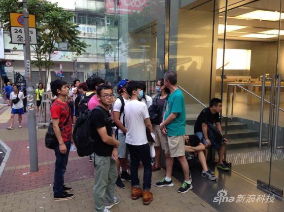 ,新浪,Apple,上市交易,港版iPhone6出货：用户前往Apple Retail Store自提全程