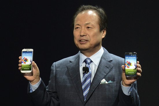 ,智能手机,Apple,投资人,三星押宝Galaxy S4软件会重蹈iPhone 5覆辙？ 