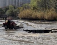 洛阳一湖底出现塌方 湖底出现地下空洞